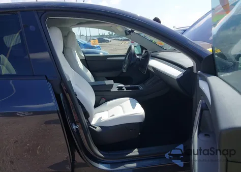 2025 Tesla Model Y Long Range Dual Motor All-Wheel Drive из США, поврежденный, VIN 7SAYGDED5SF321430